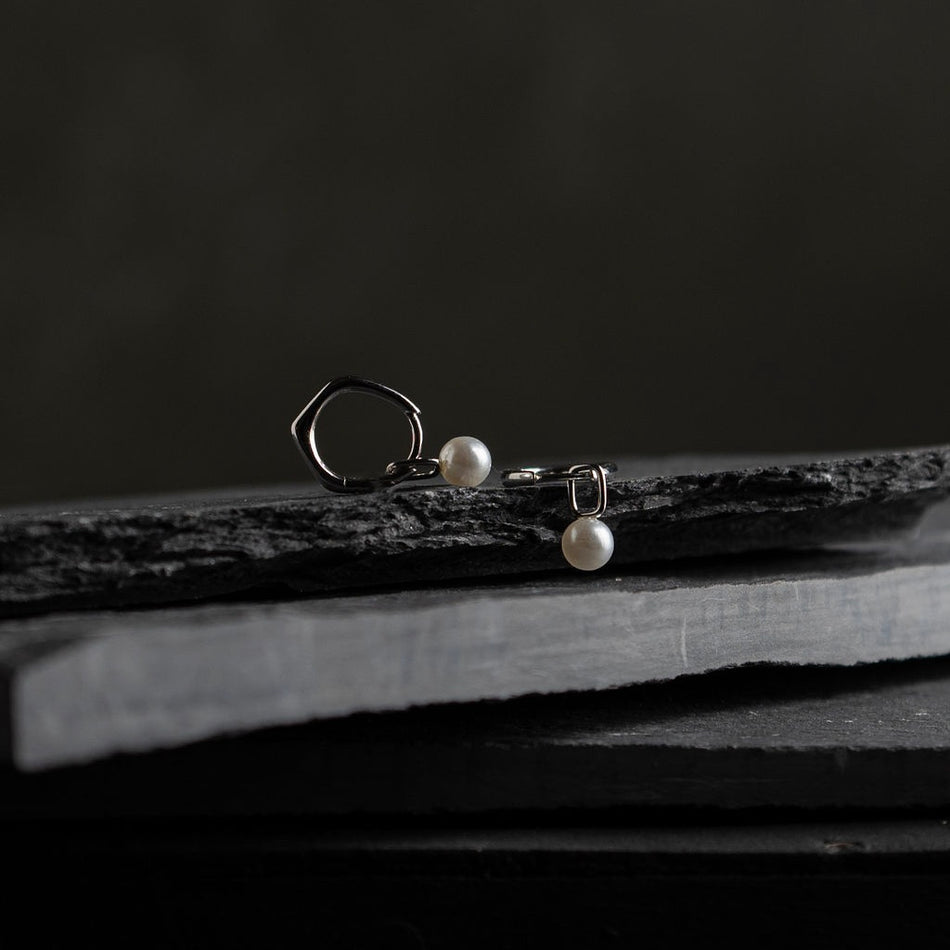 Sir Greczula - Silver Earrings with a Fresh Water Pearl